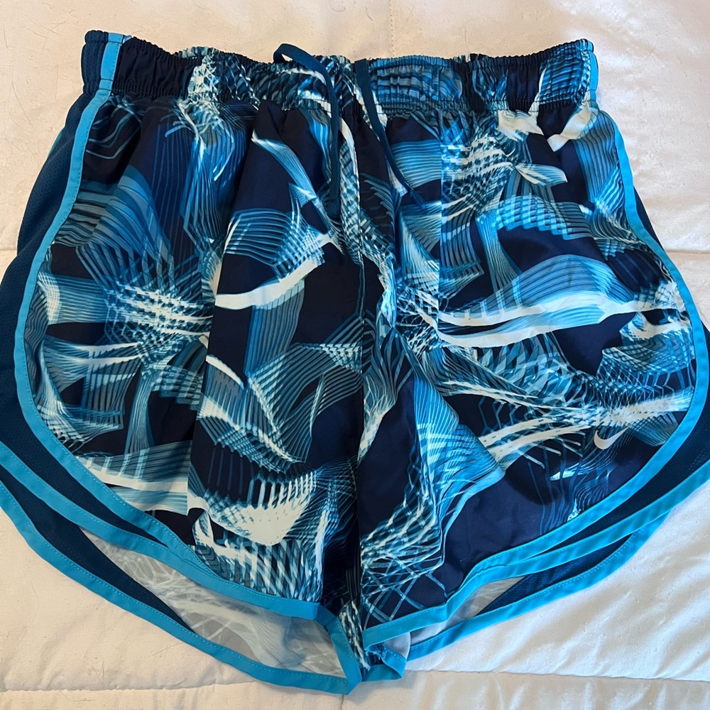 Nike Women’s Dry-fit Shorts Large